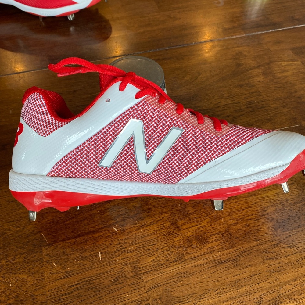 Mens 11.5 New Balance metal baseball cleats